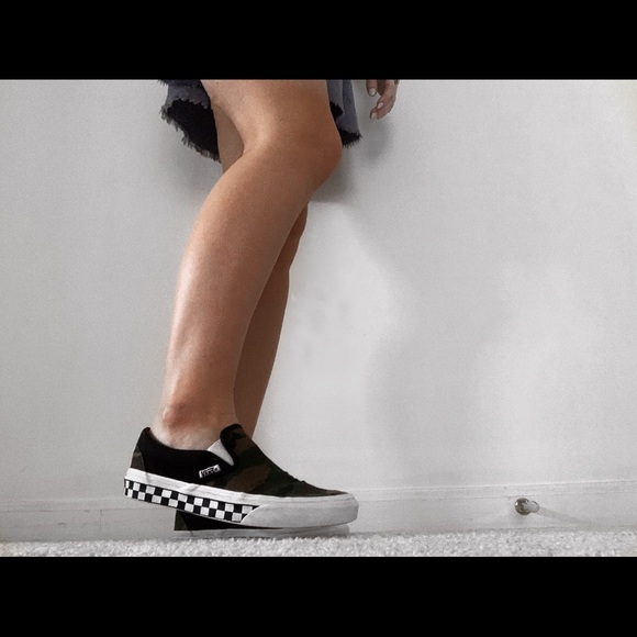 Custom Vans - Picture 1 of 2